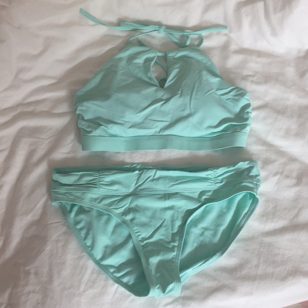 Fun stylish 2-piece swimsuit!